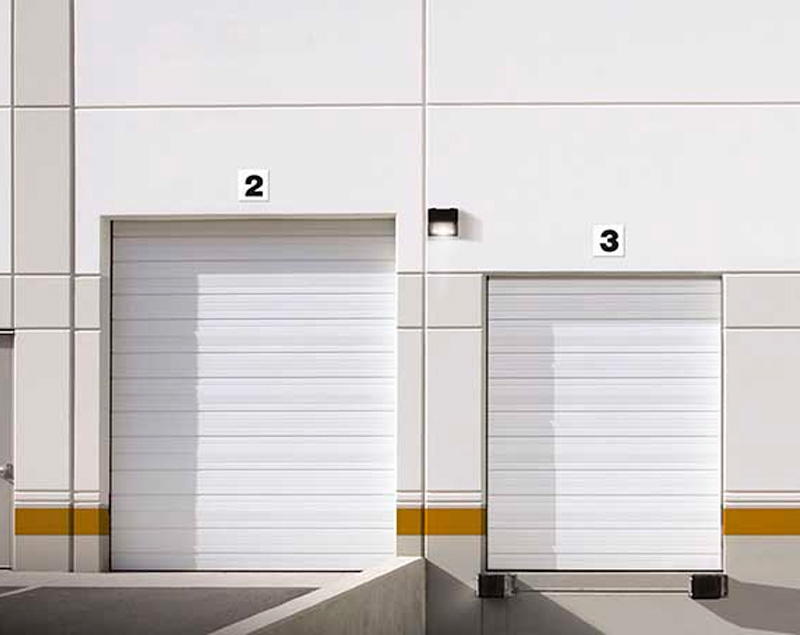 Puertas seccionales de acero modelo 2415