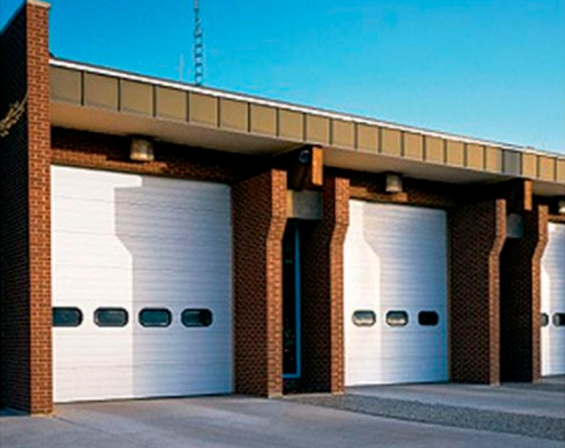 Puerta seccional de acero Thermacore de uso Medio